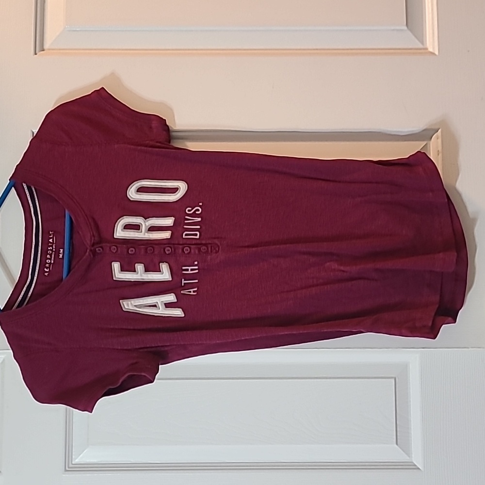 Aeropostale wine colored shirt